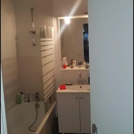 A 2 Pas Du Metro Homestay Pierrefitte-sur-Seine