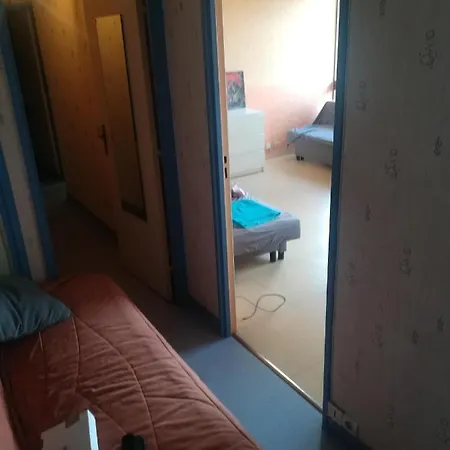 A 2 Pas Du Metro Homestay *